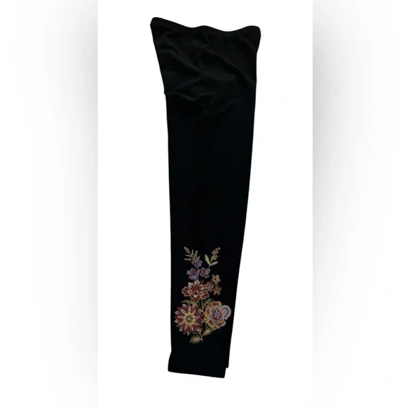 Paparazzi Black Floral Embroidery Leggings Size Small - Picture 4 of 11